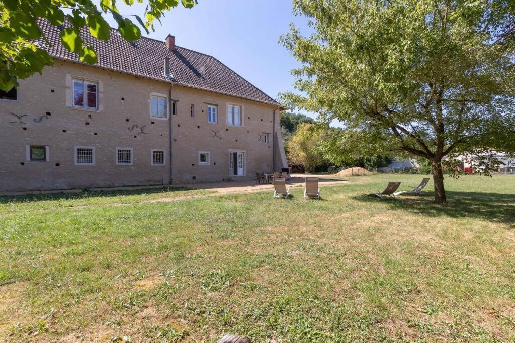 Cabana & Le Gite Du Chateau - Proche Macon Nord Lugny Exterior photo