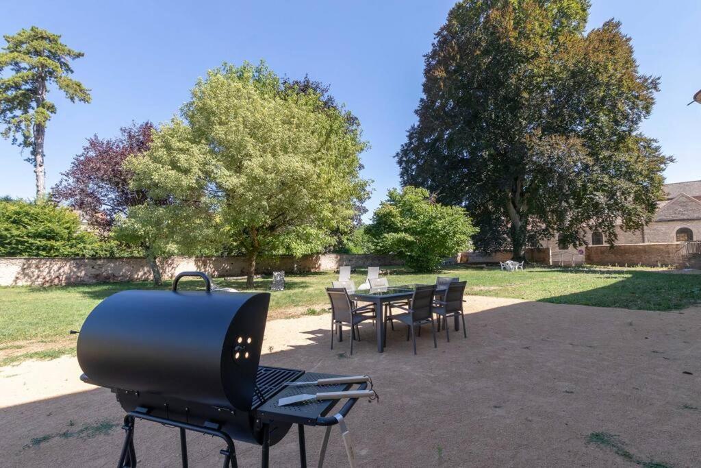 Cabana & Le Gite Du Chateau - Proche Macon Nord Lugny Exterior photo