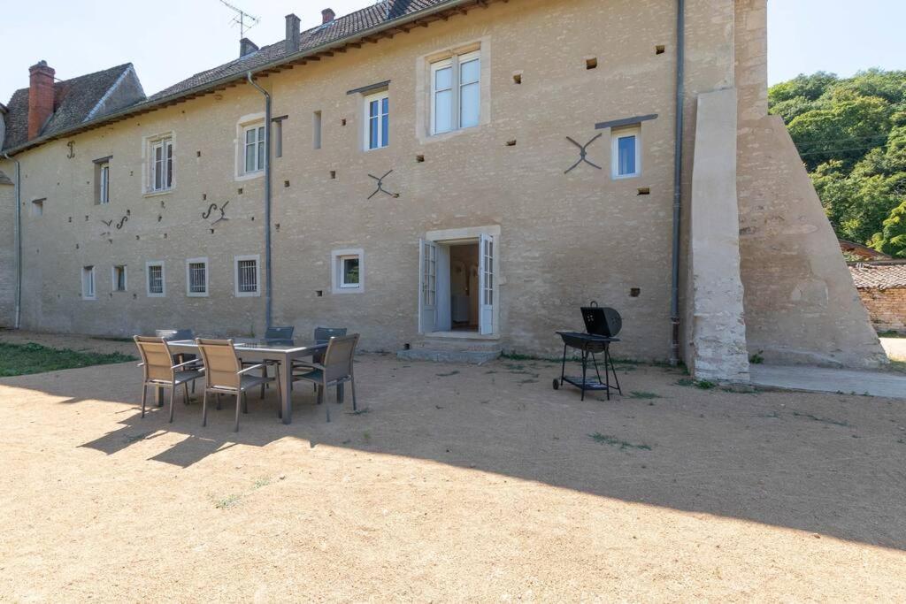 Cabana & Le Gite Du Chateau - Proche Macon Nord Lugny Exterior photo